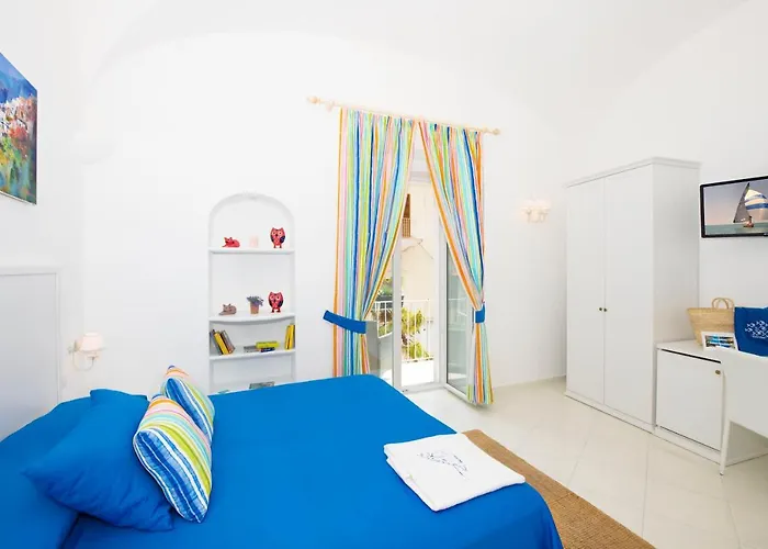 Casa Lucienne Апартаменти *